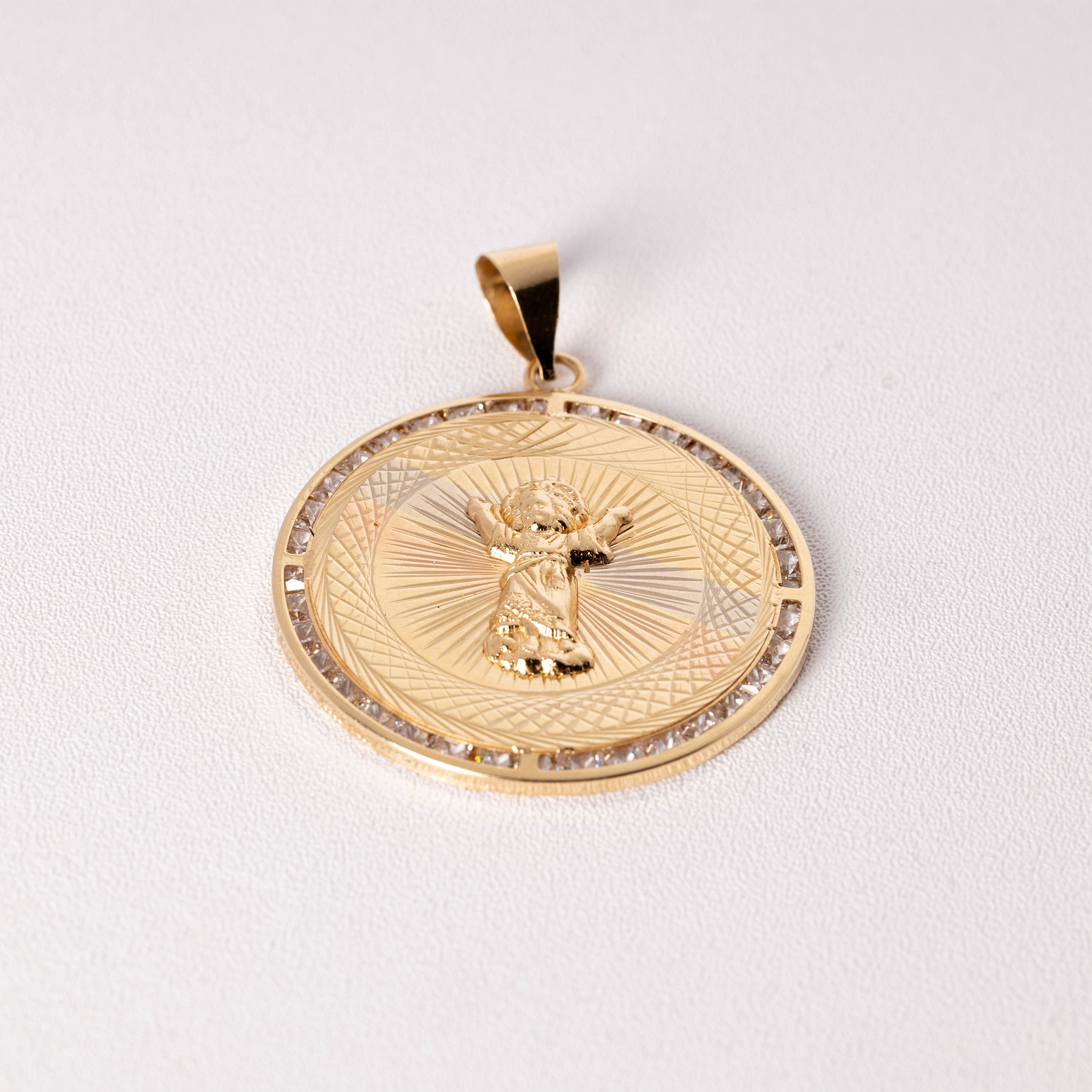 Divino Nino Medallion